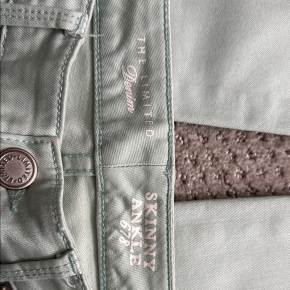 The Limited - Skinny Ankle 678- Size 2R - Picture 3 of 4